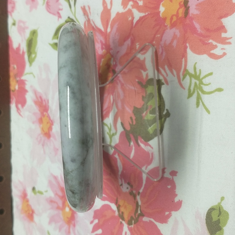 Jadeite bangle - Picture 3 of 4